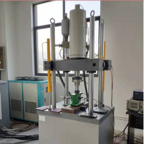 1695266116171444.png 6驅(qū)動車橋疲勞試驗機.png